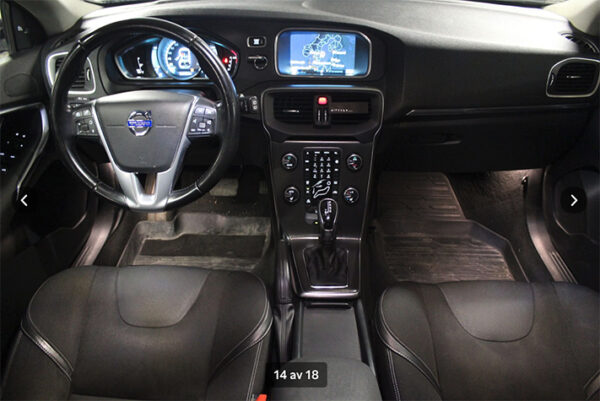 Volvo V40 D4 kamrembytt Momentum 190hk navi servad Voc - Bild 14