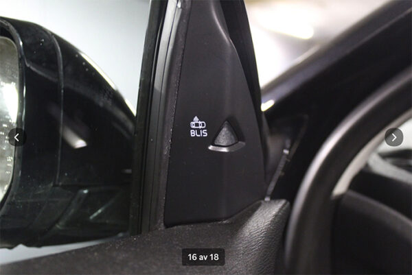Volvo V40 D4 kamrembytt Momentum 190hk navi servad Voc - Bild 16